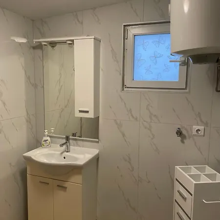 Mika Apartment *
