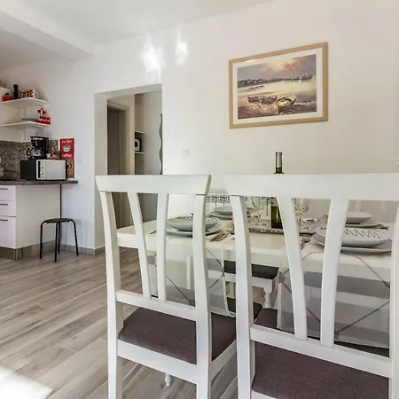 Mika Apartment Pula