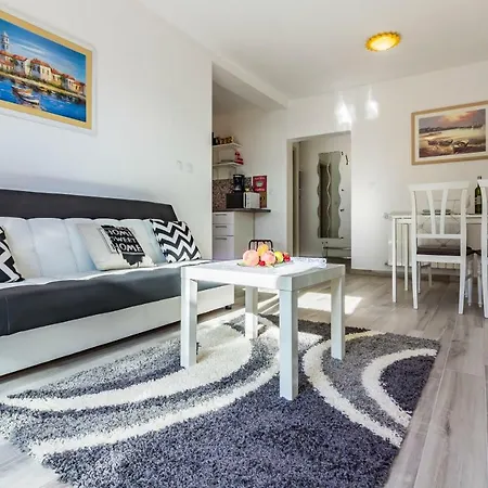 Apartment Mika