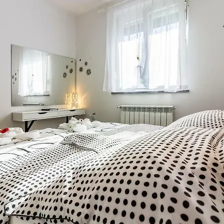 Mika Apartment